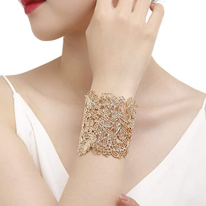 18k Gold Textured French Bouquet Bracelet